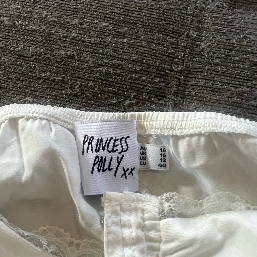 Princess Polly White Off-Shoulder Corset Crop Top - Picture 3 of 4